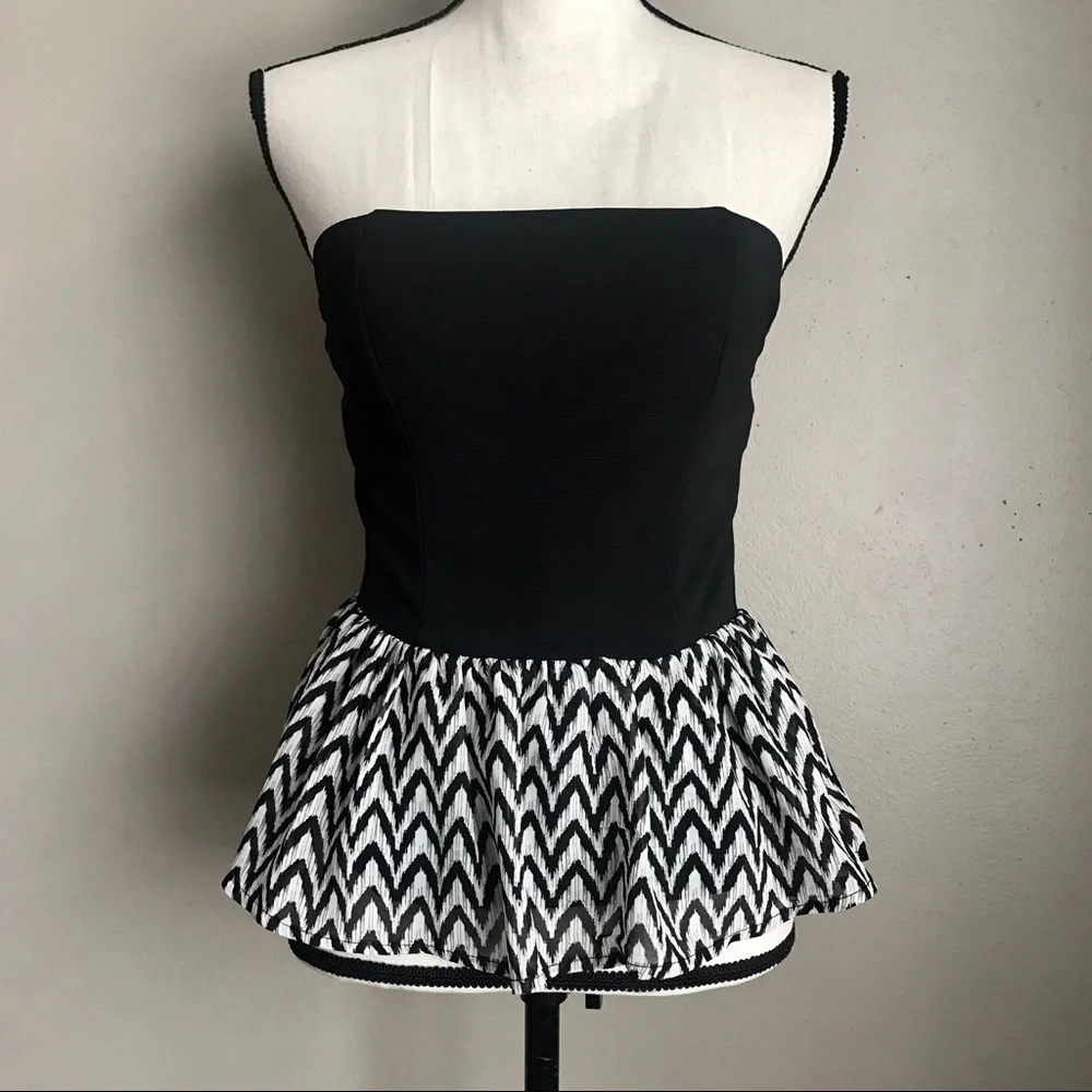 [CR] Black Strapless Peplum Top